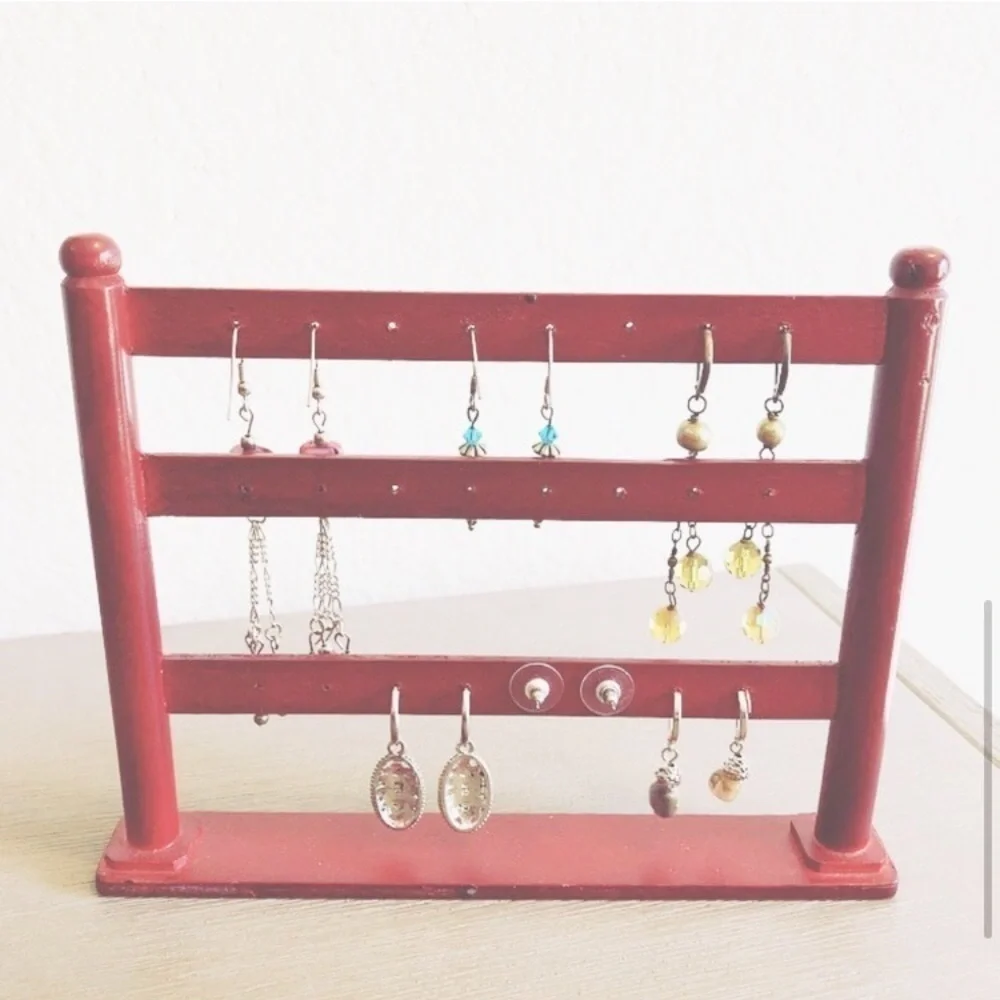 Set of 6 pairs of earrings / accent jewelry